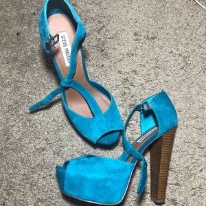 Blue suede Steve Madden heels